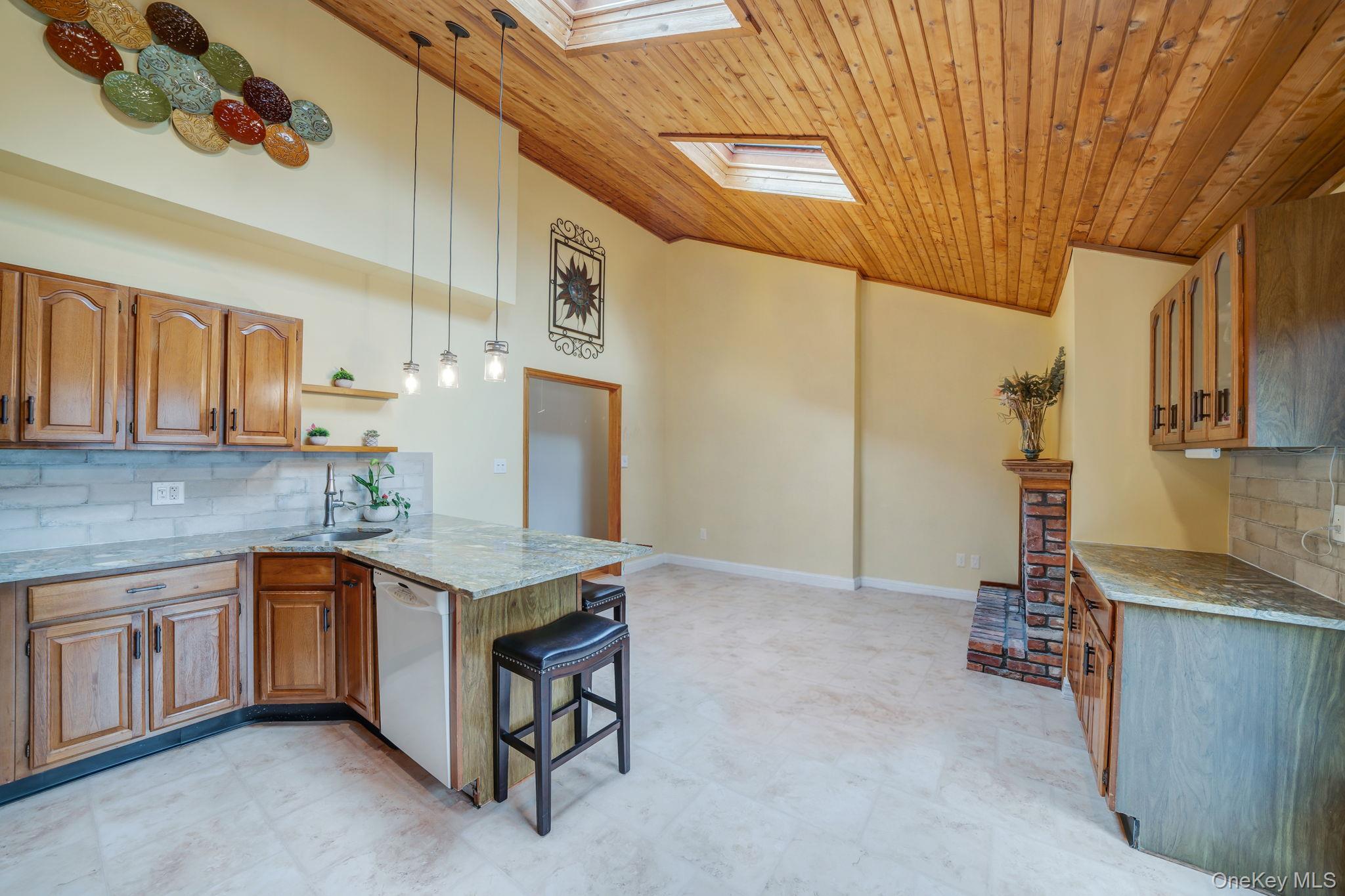Single Family Dogwood  Suffolk County, NY 11777, MLS-968886-28