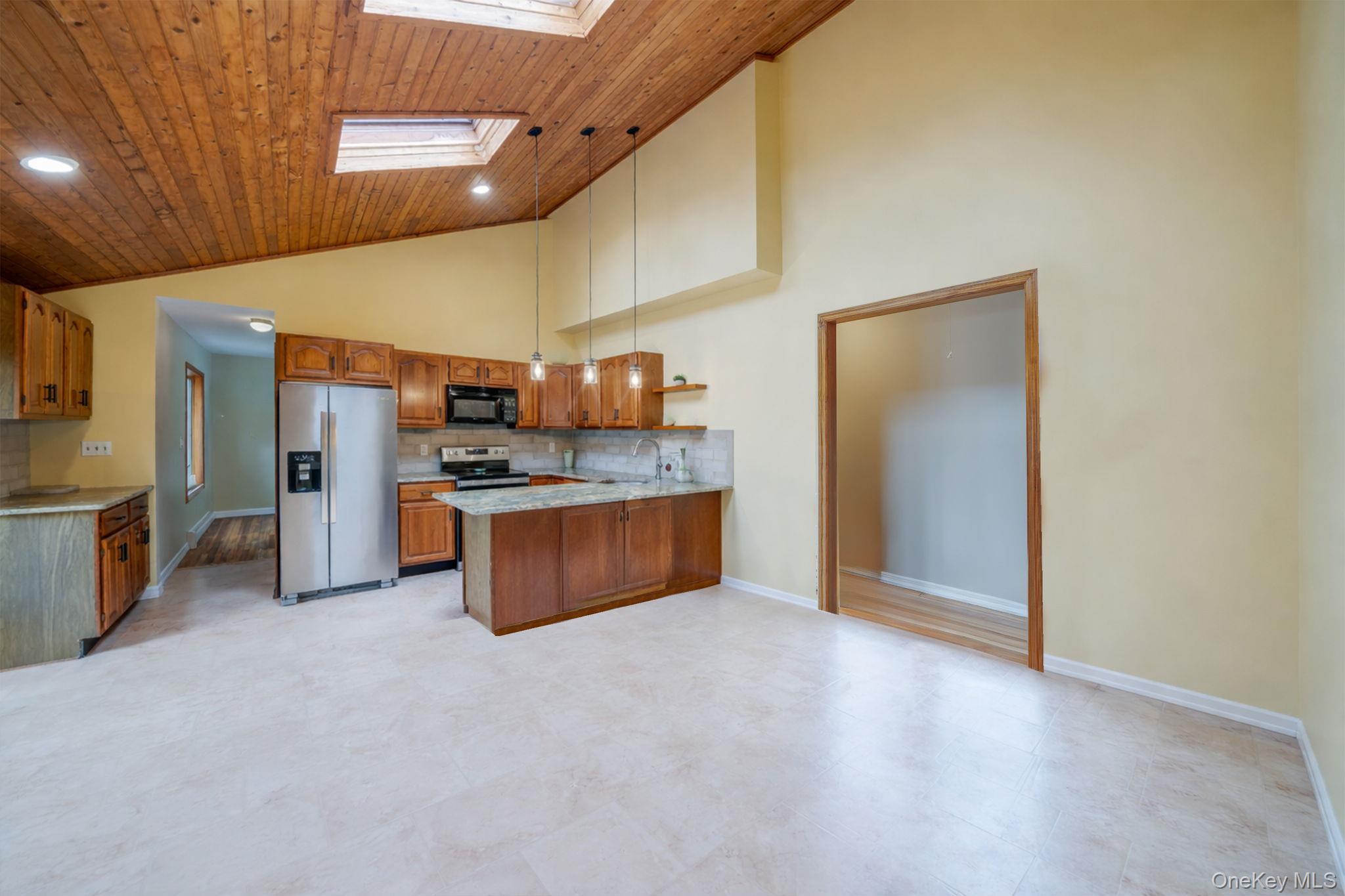 Single Family Dogwood  Suffolk County, NY 11777, MLS-968886-30