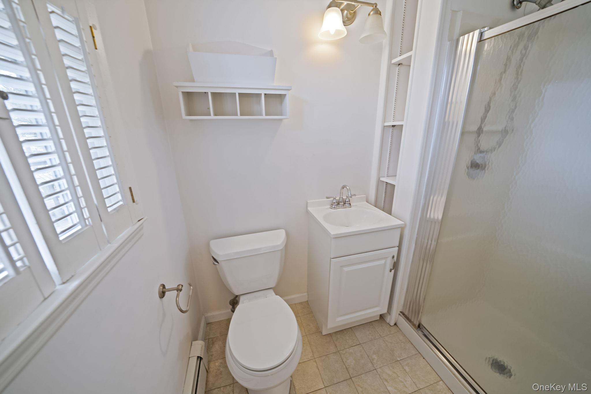Single Family Dogwood  Suffolk County, NY 11777, MLS-968886-36