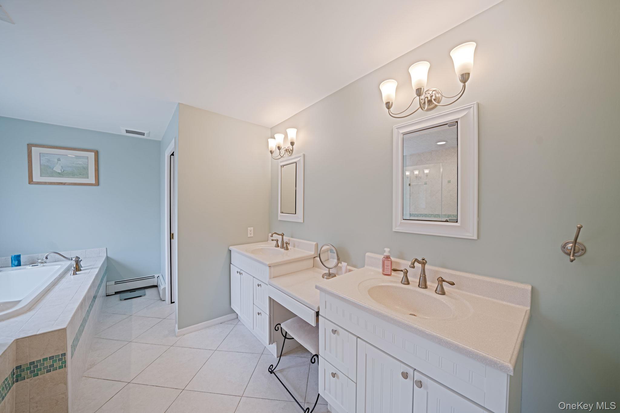 Single Family Dogwood  Suffolk County, NY 11777, MLS-968886-41