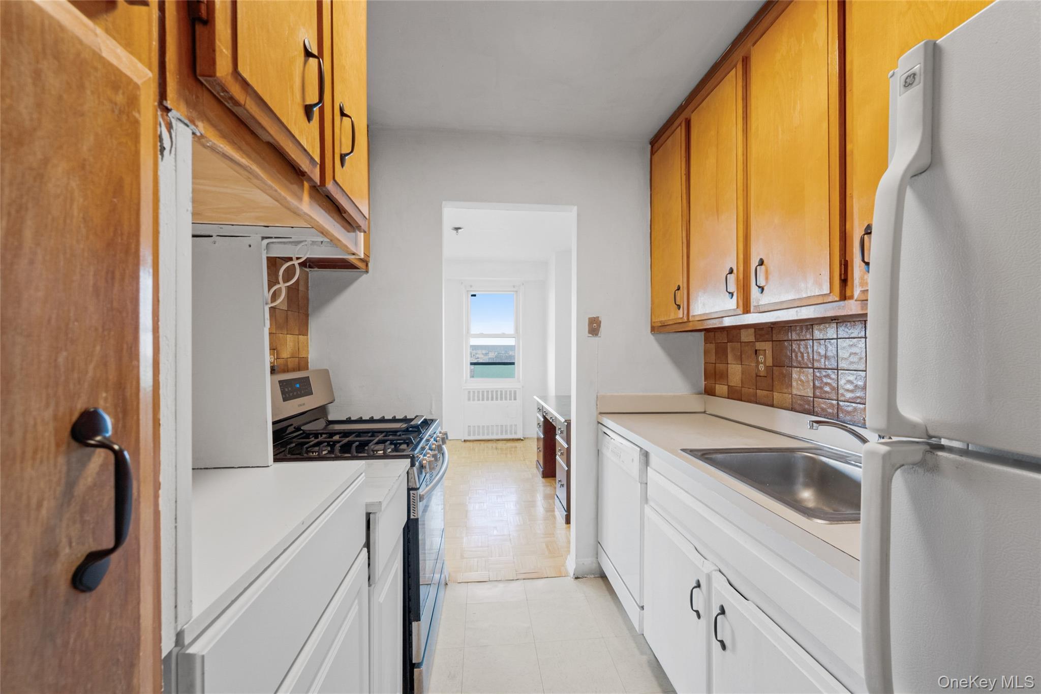 Coop Central Park Avenue  Westchester County, NY 10710, MLS-968894-17