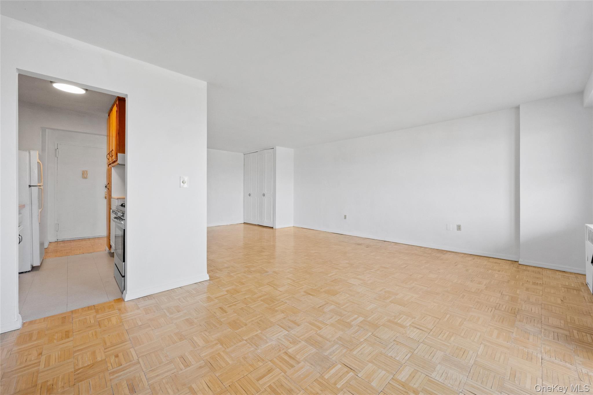 Coop Central Park Avenue  Westchester County, NY 10710, MLS-968894-7