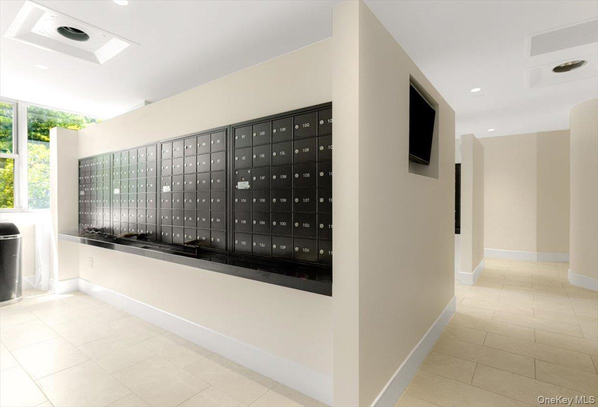 Coop Yellowstone  Queens, NY 11375, MLS-968907-4