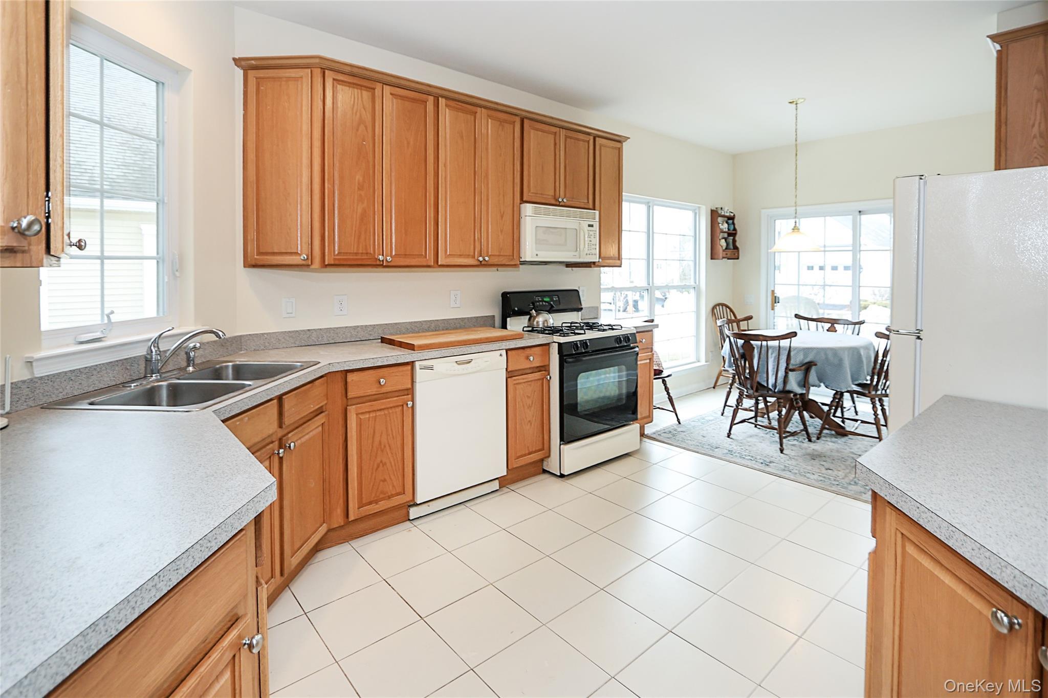 Condo Louden Suffolk County, NY 11766, MLS-968913-12