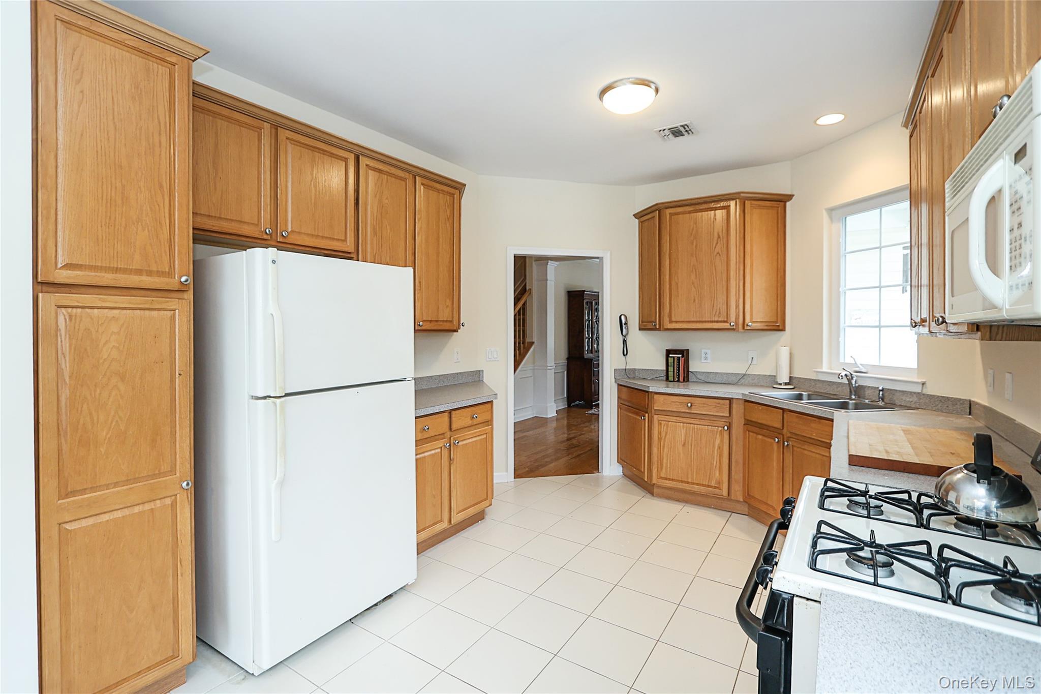 Condo Louden Suffolk County, NY 11766, MLS-968913-15