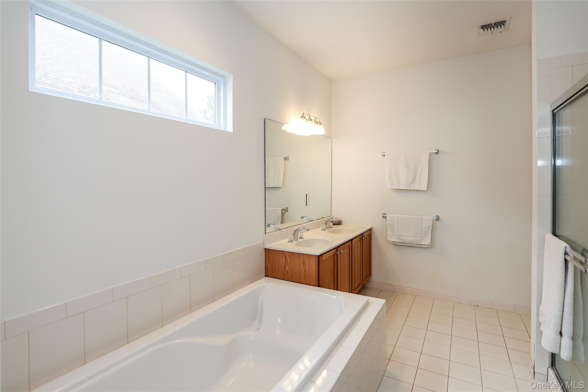 Condo Louden Suffolk County, NY 11766, MLS-968913-19