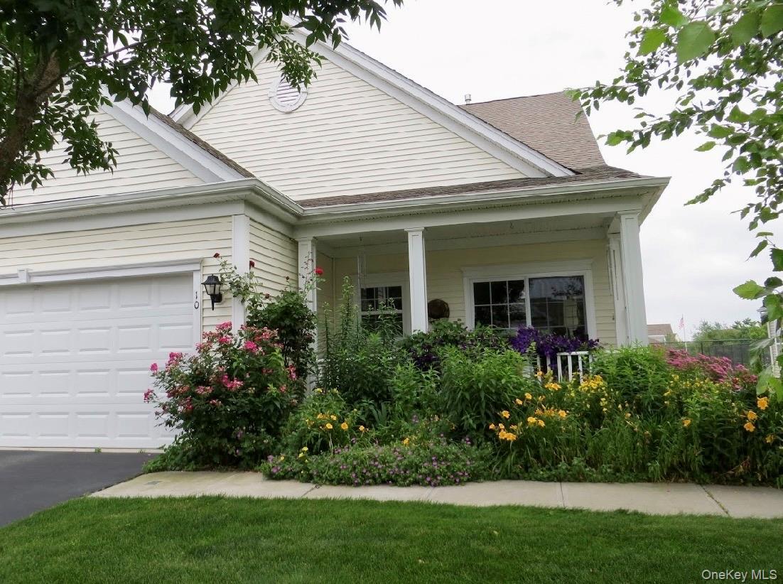 Condo Louden Suffolk County, NY 11766, MLS-968913-2