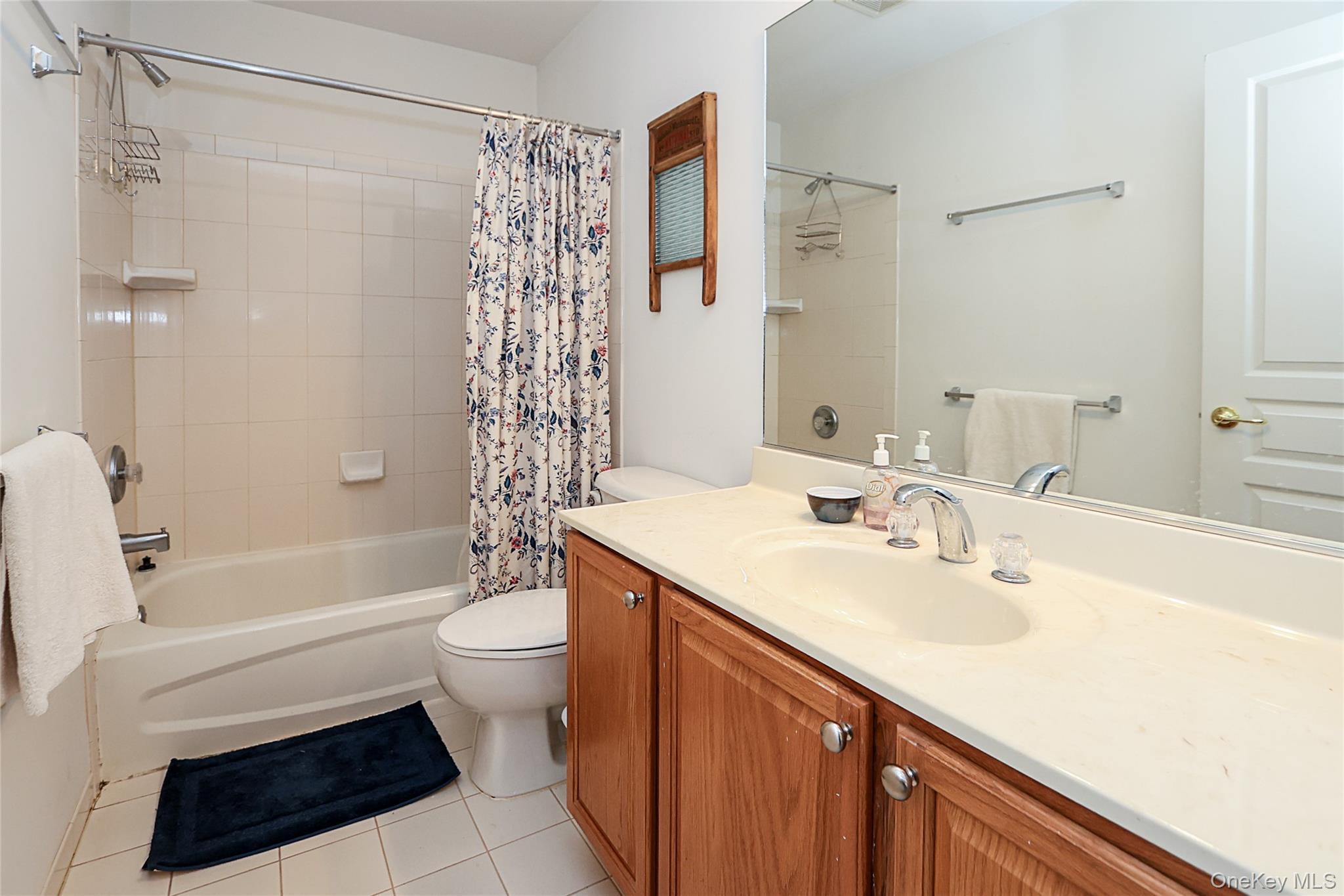 Condo Louden Suffolk County, NY 11766, MLS-968913-28