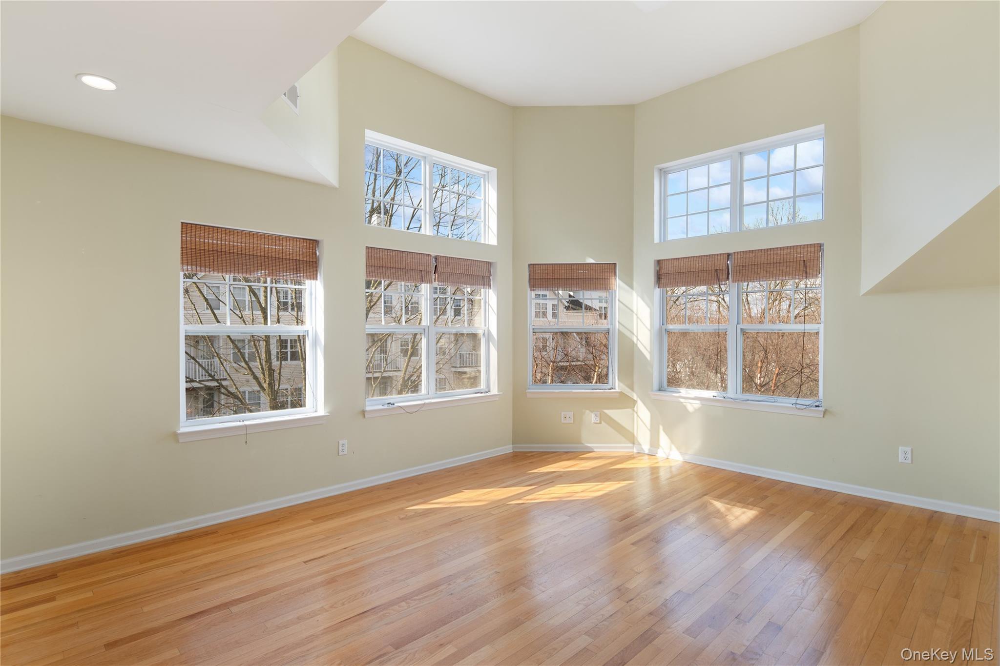 Condo Northview  Westchester County, NY 10566, MLS-968922-12