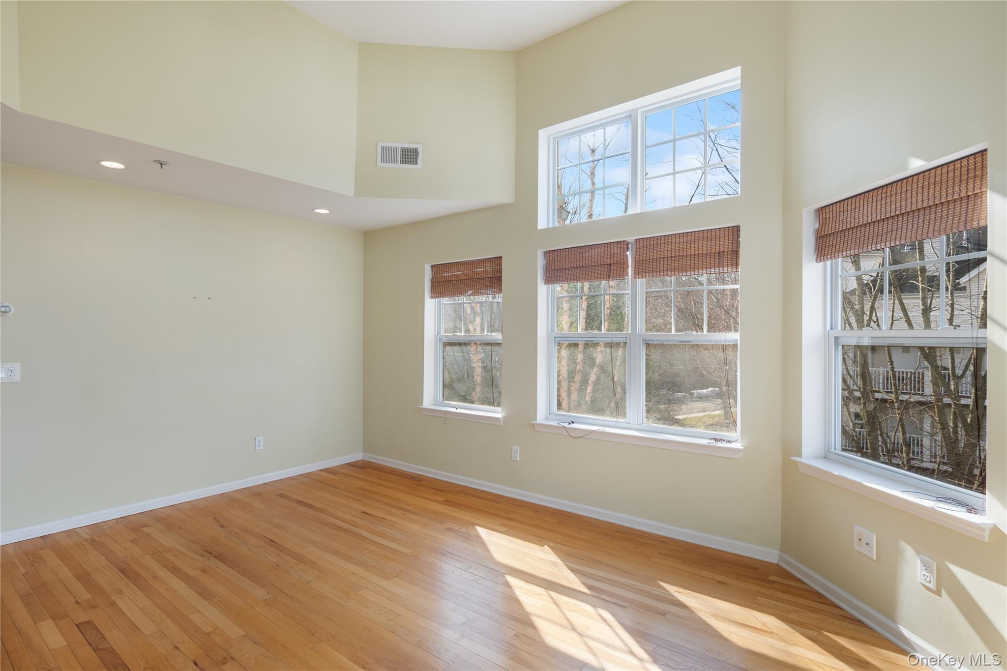 Condo Northview  Westchester County, NY 10566, MLS-968922-13