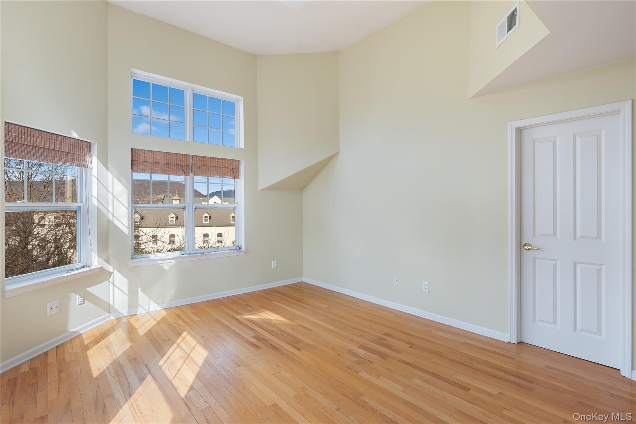 Condo Northview  Westchester County, NY 10566, MLS-968922-14