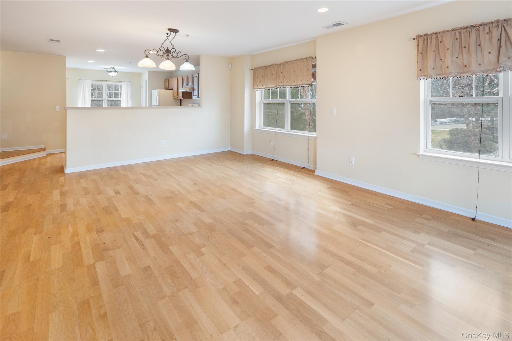 Condo Northview  Westchester County, NY 10566, MLS-968922-5