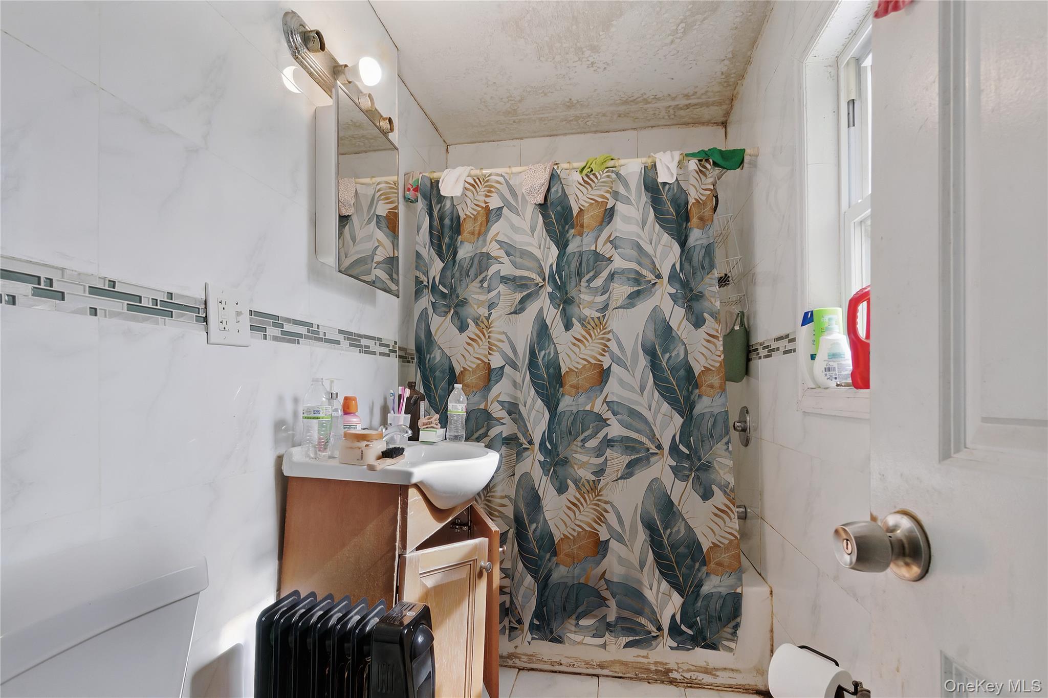 Single Family Bayfield  Queens, NY 11692, MLS-968932-8