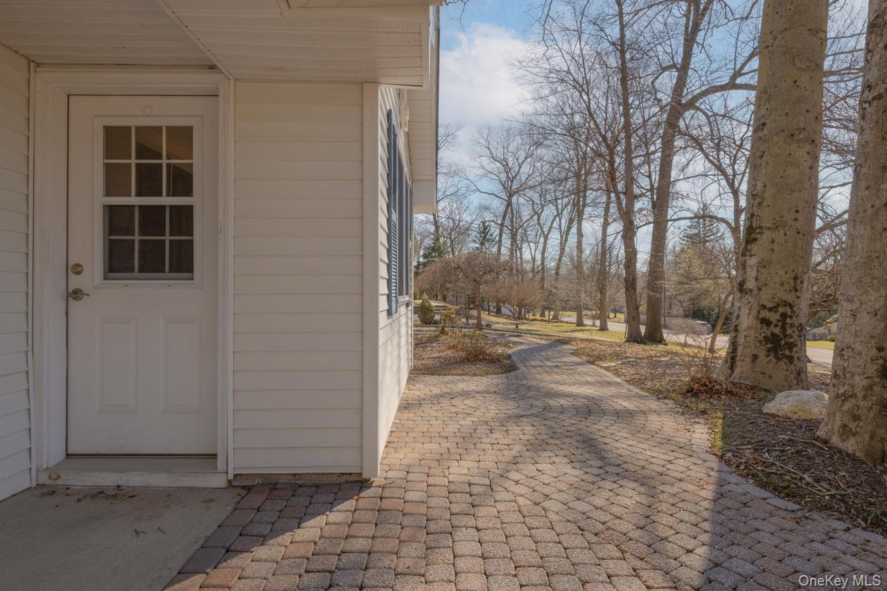 Single Family Dutch  Rockland County, NY 10994, MLS-968934-10
