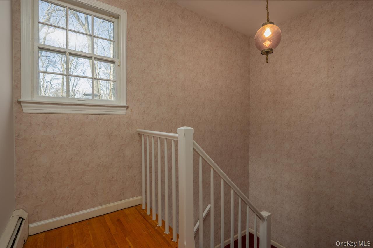 Single Family Dutch  Rockland County, NY 10994, MLS-968934-37