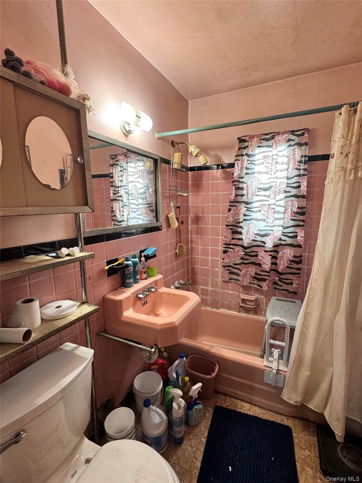 Single Family 215th  Bronx, NY 10469, MLS-968941-4