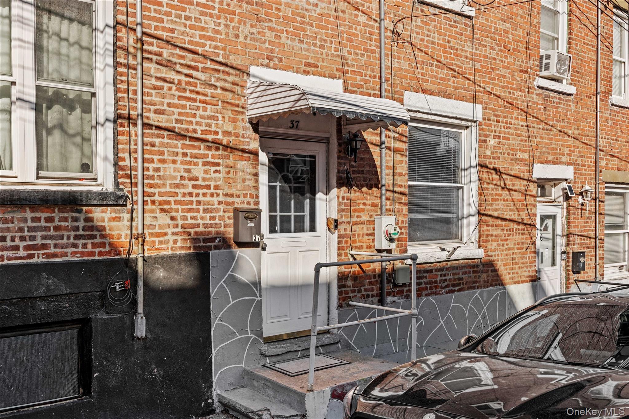 Single Family Moquette  Westchester County, NY 10703, MLS-968949-4