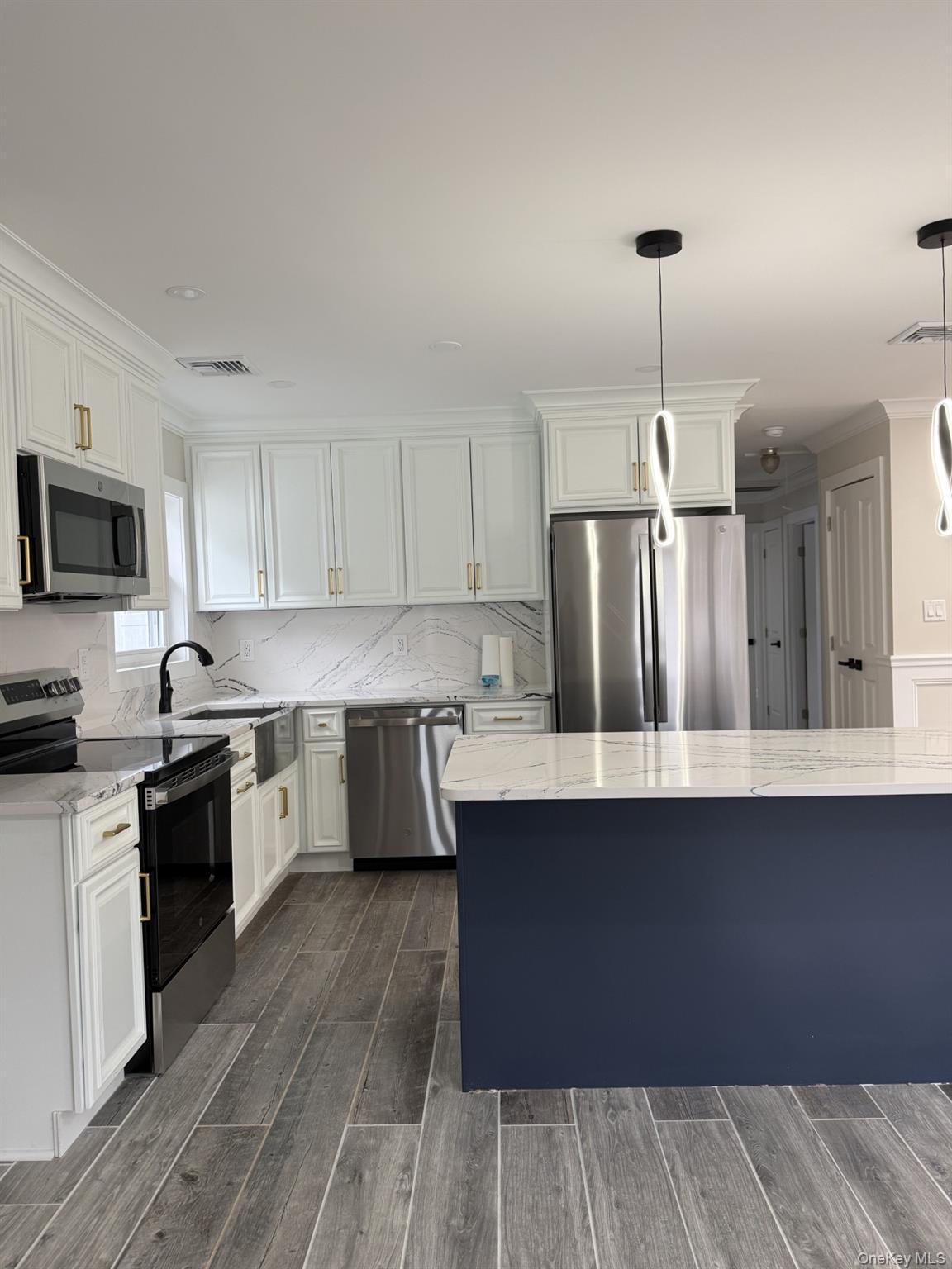 Single Family Bayview  Nassau County, NY 11559, MLS-968952-8