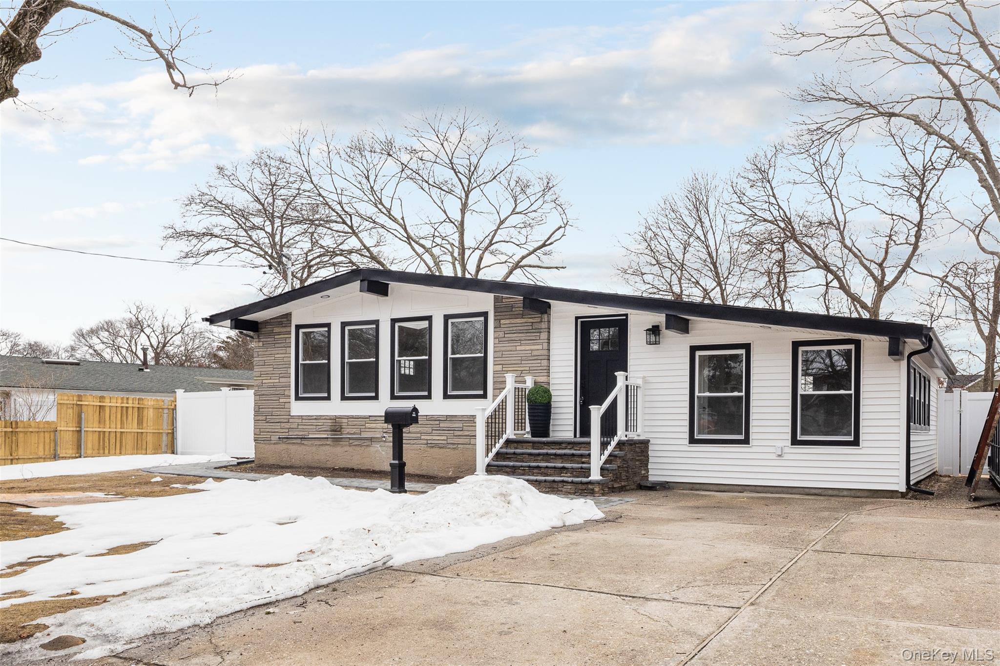 Single Family Samuel  Suffolk County, NY 11779, MLS-968955-2