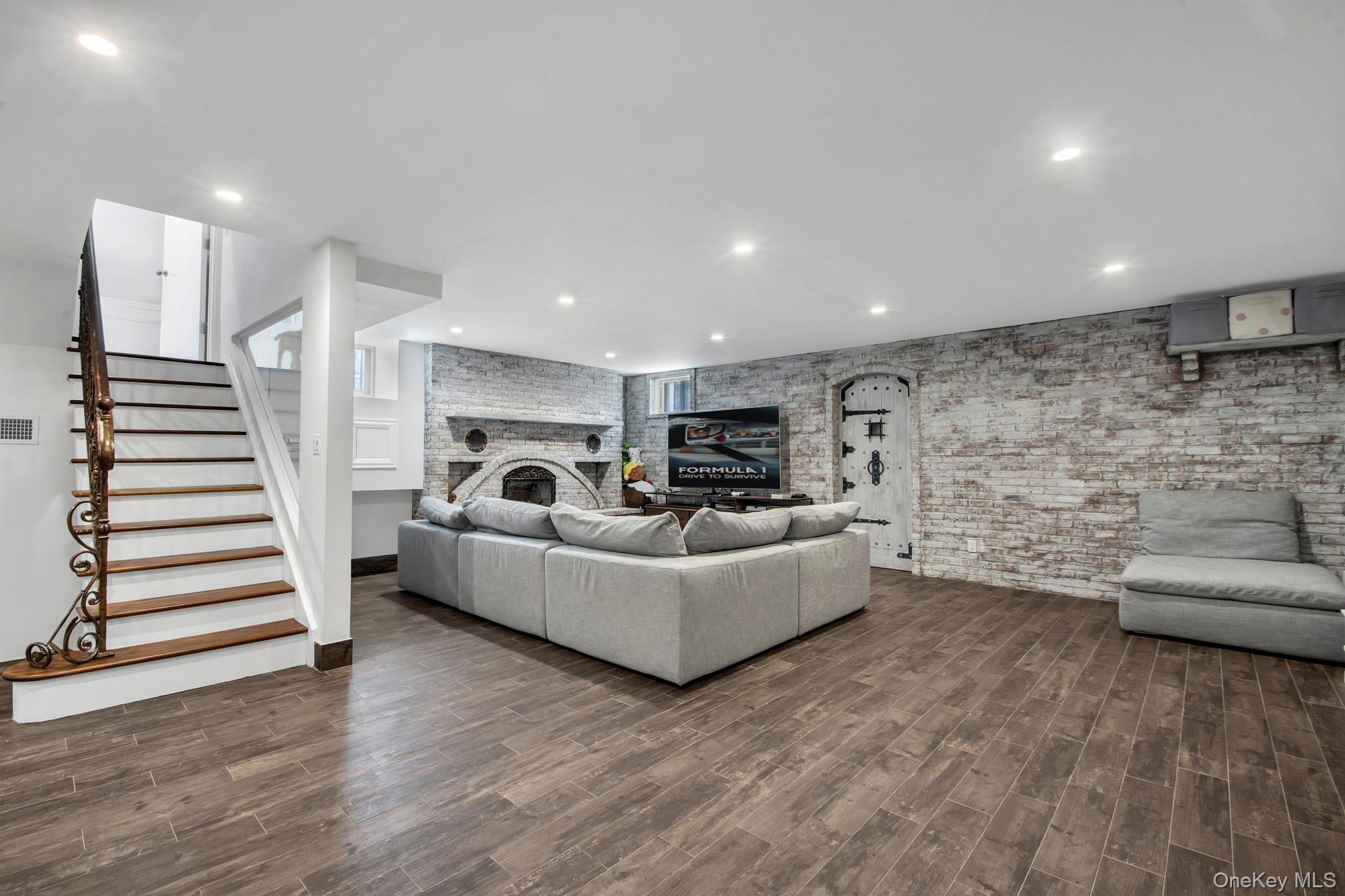 Single Family Shore  Queens, NY 11363, MLS-968964-20