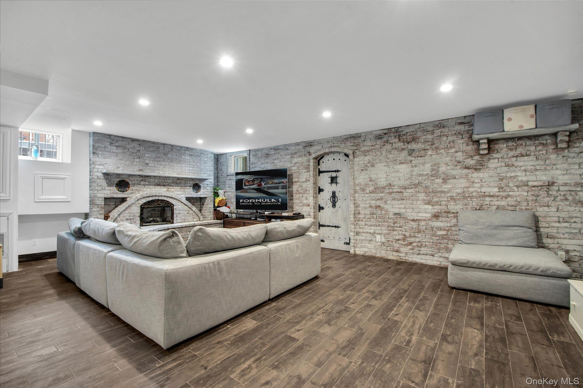 Single Family Shore  Queens, NY 11363, MLS-968964-21