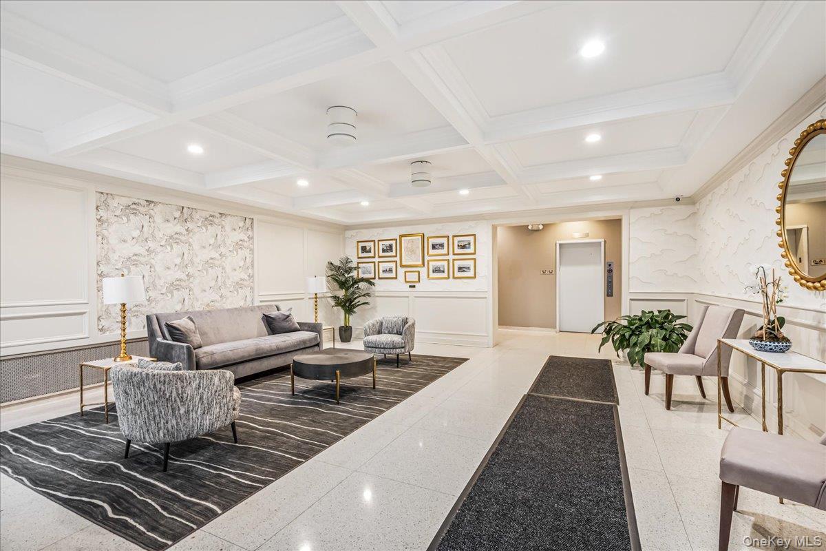 Coop Lenox  Nassau County, NY 11570, MLS-968995-2