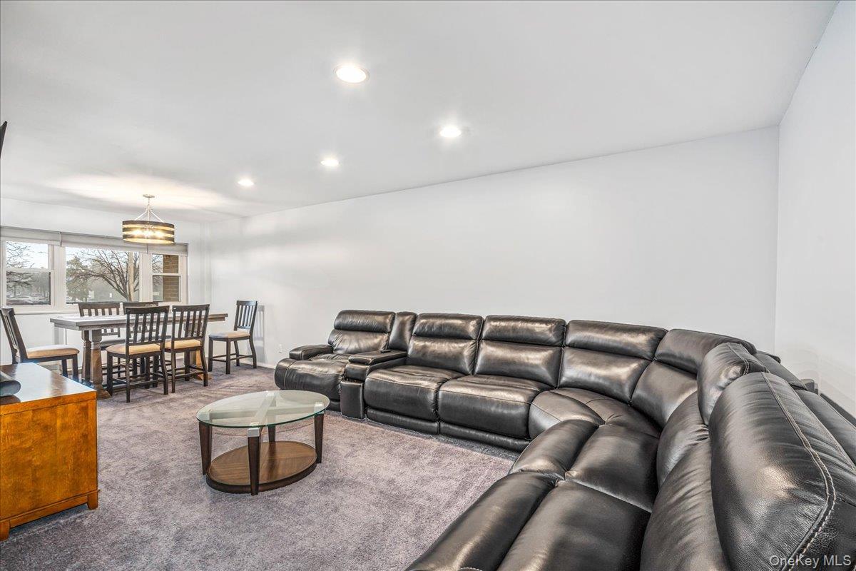 Coop Lenox  Nassau County, NY 11570, MLS-968995-4