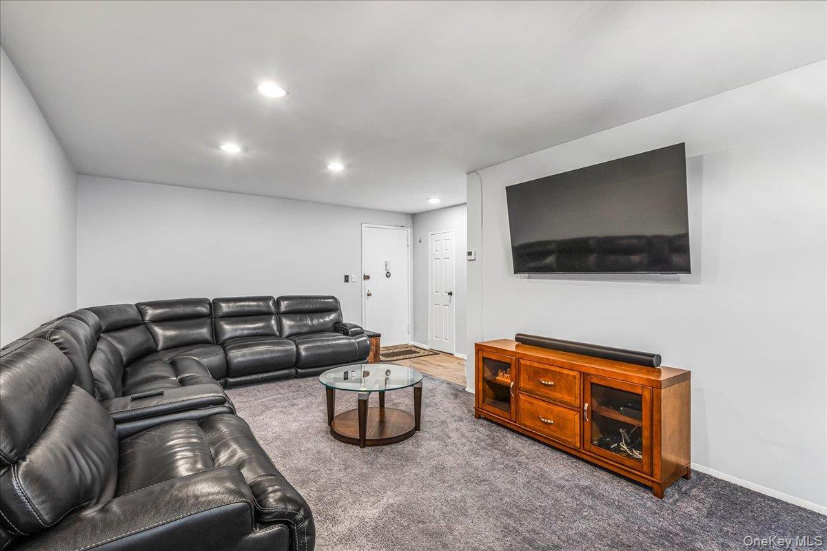 Coop Lenox  Nassau County, NY 11570, MLS-968995-5