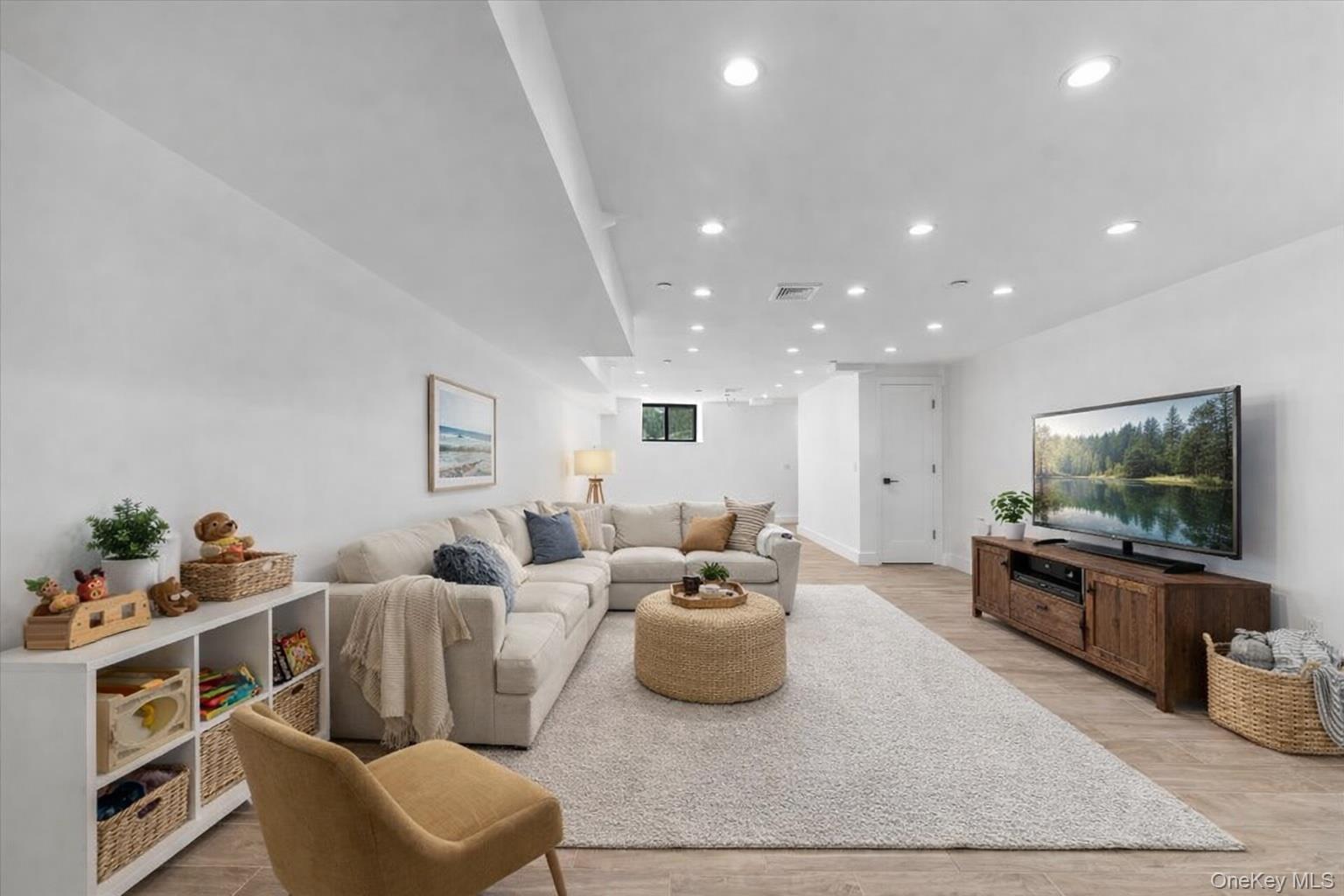 Single Family Tilden  Bronx, NY 10469, MLS-969047-23