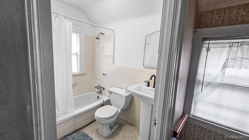 Single Family Gettysburg  Queens, NY 11426, MLS-969054-7