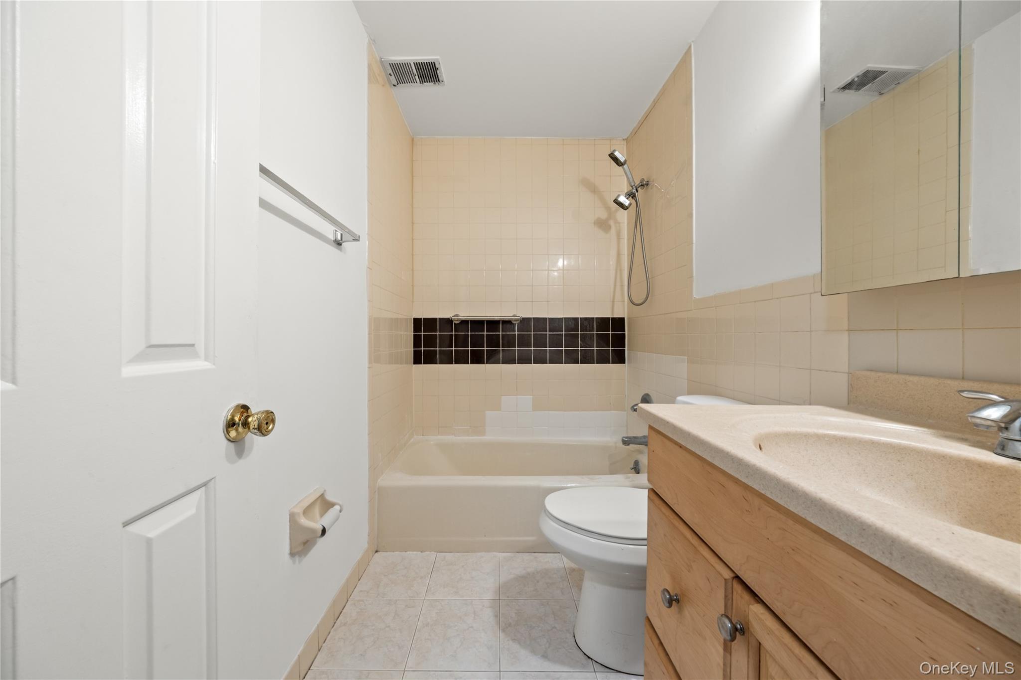 Condo Kennedy  Rockland County, NY 10977, MLS-969100-14