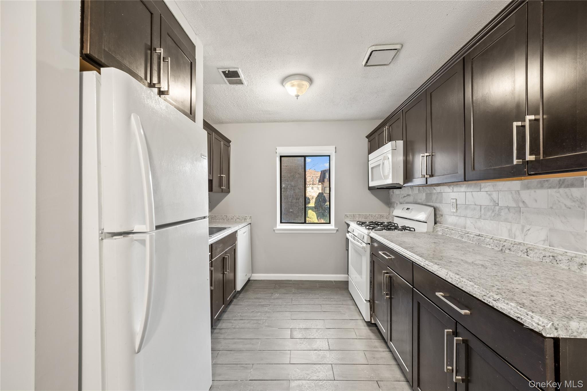 Condo Kennedy  Rockland County, NY 10977, MLS-969100-6