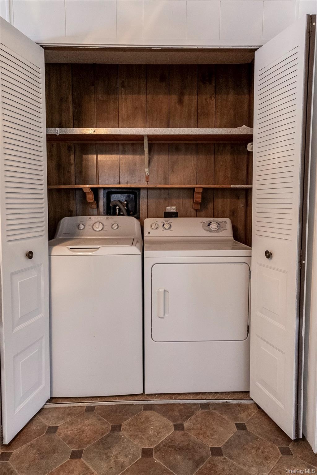 Single Family Riverleigh  Suffolk County, NY 11901, MLS-969103-13