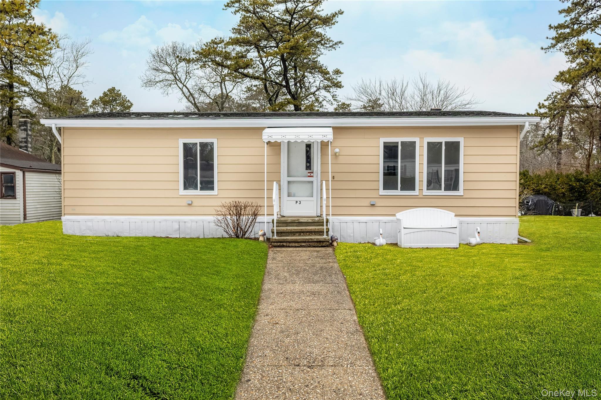 Single Family Riverleigh  Suffolk County, NY 11901, MLS-969103-2