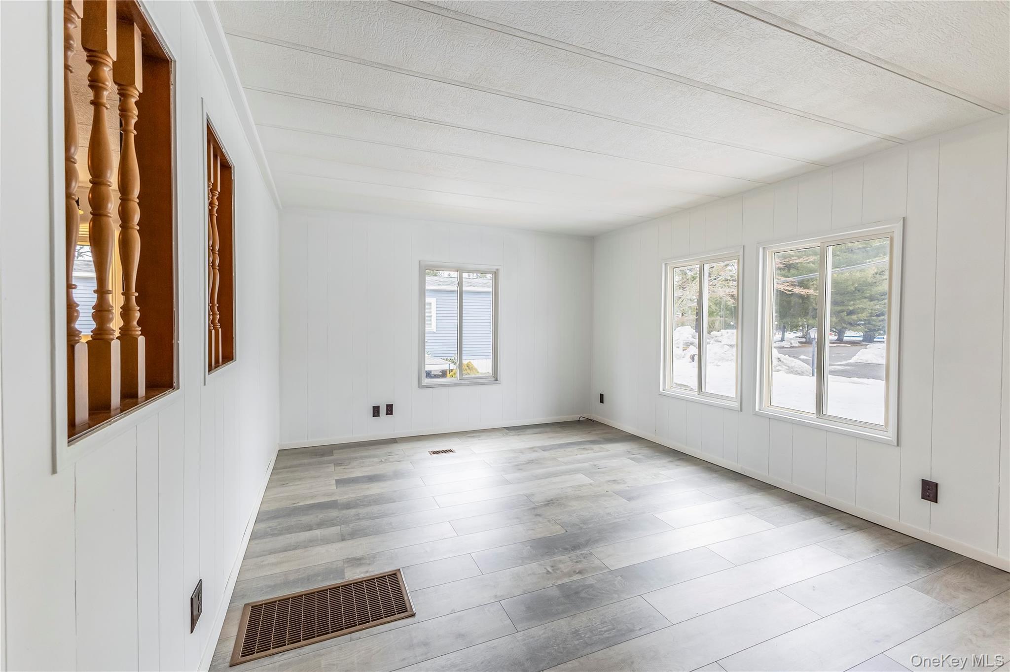 Single Family Riverleigh  Suffolk County, NY 11901, MLS-969103-6