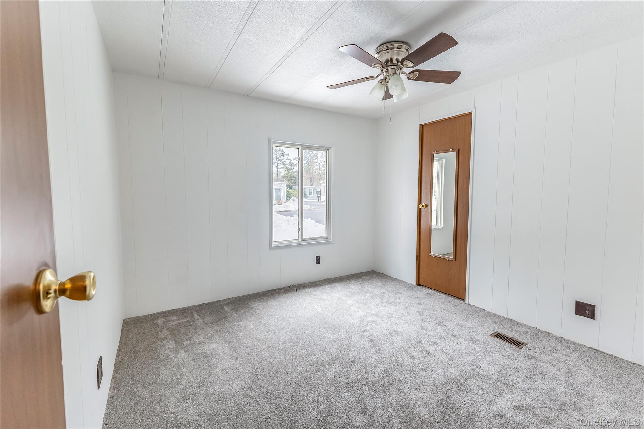 Single Family Riverleigh  Suffolk County, NY 11901, MLS-969103-7