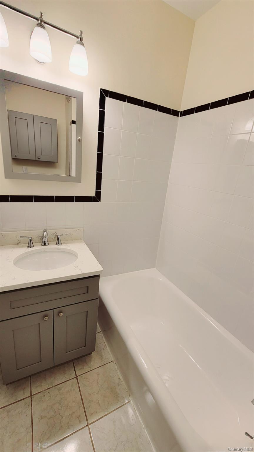 Single Family Bell Queens, NY 11360, MLS-969156-23