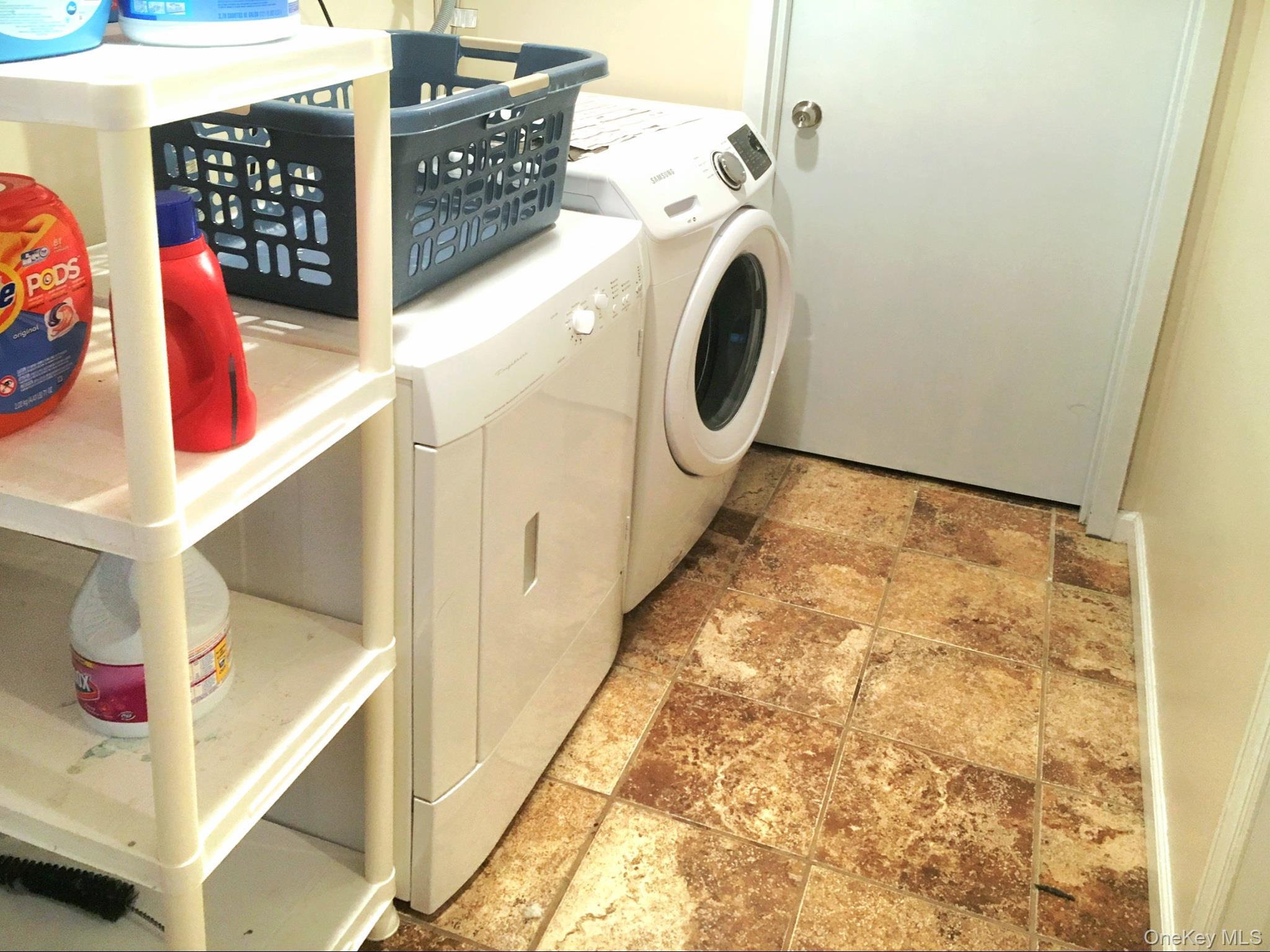 Single Family Bell Queens, NY 11360, MLS-969156-26