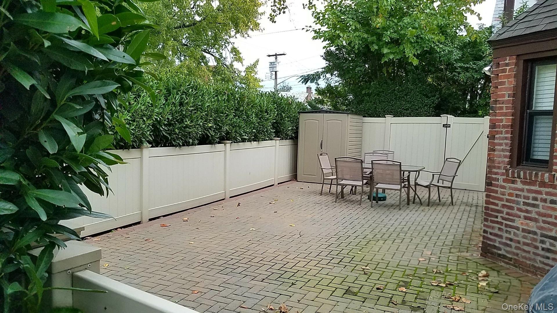 Single Family Bell Queens, NY 11360, MLS-969156-27