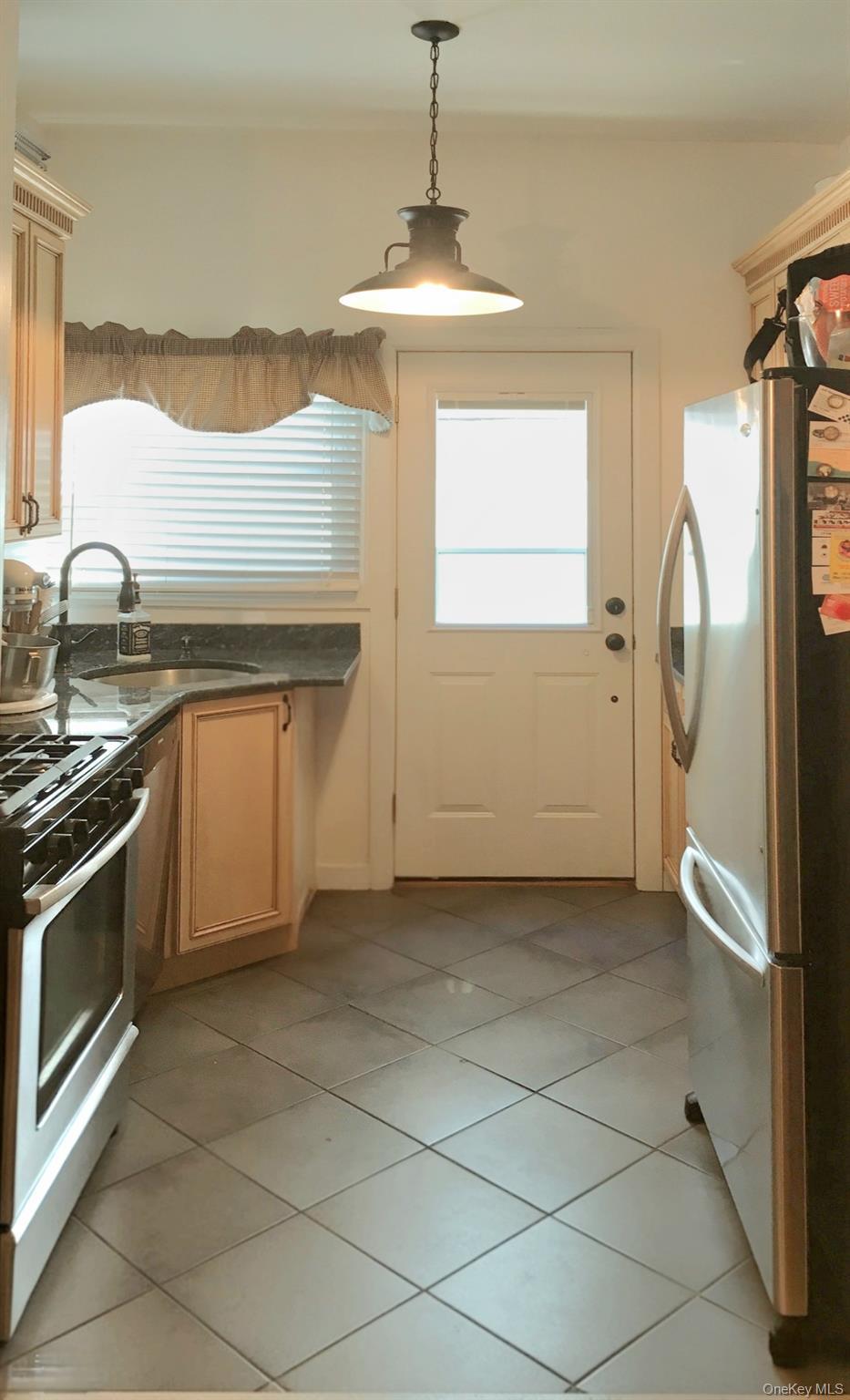 Single Family Bell Queens, NY 11360, MLS-969156-7