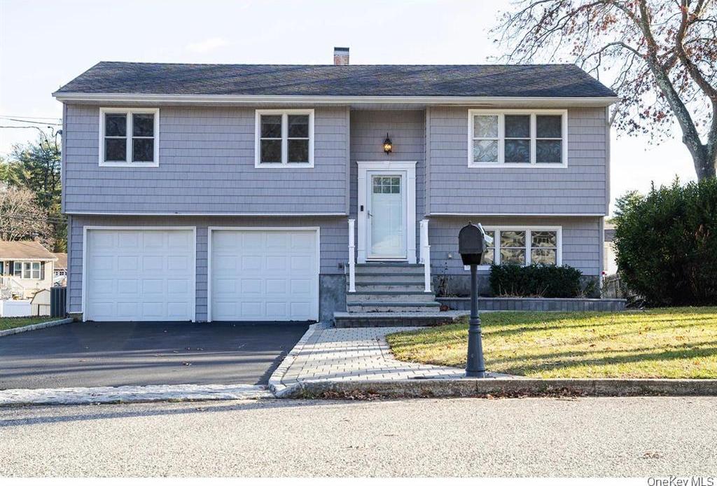 Single Family Hauppauge  Suffolk County, NY 11788, MLS-969159-2