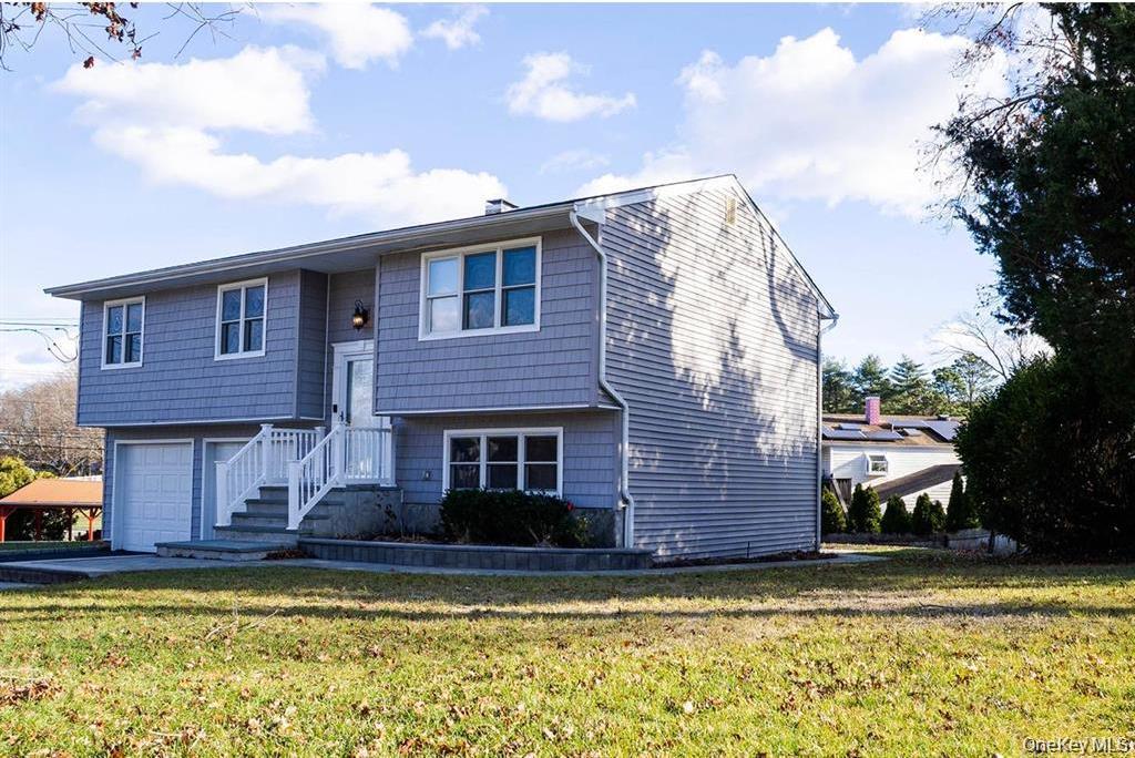 Single Family Hauppauge  Suffolk County, NY 11788, MLS-969159-3