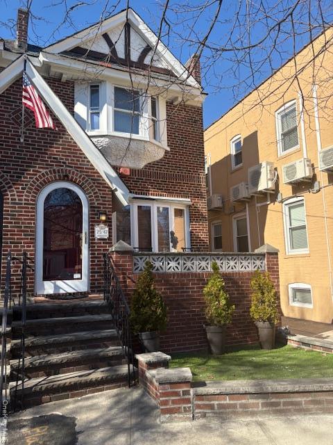 Single Family Furmanville  Queens, NY 11379, MLS-969215-4