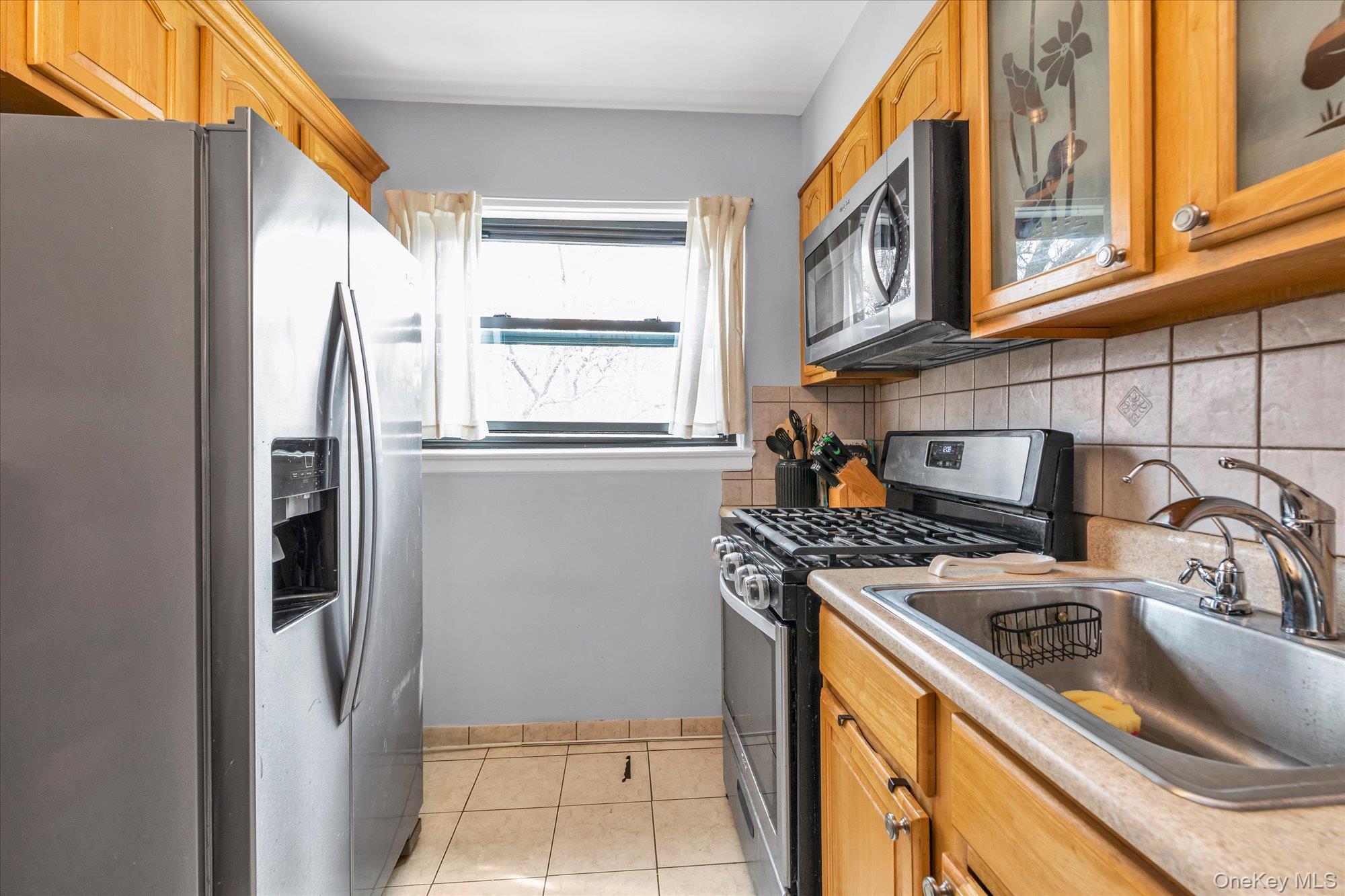 Coop 75th Queens, NY 11364, MLS-969224-8