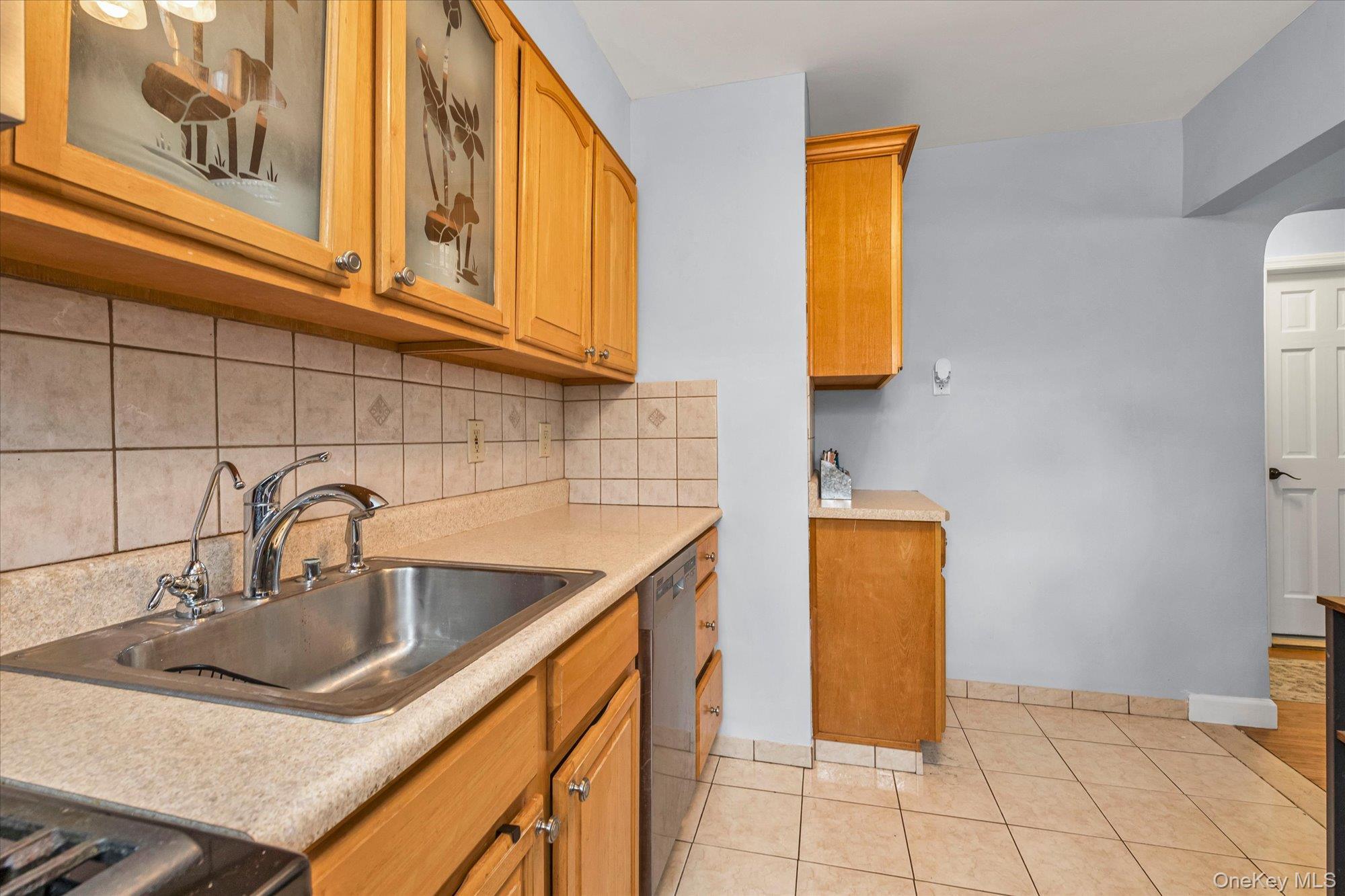 Coop 75th Queens, NY 11364, MLS-969224-9