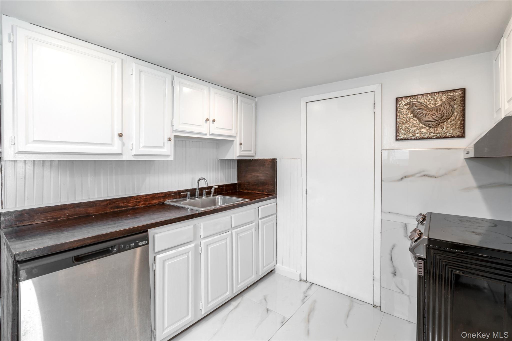 Single Family Cross Bay  Queens, NY 11693, MLS-969245-7