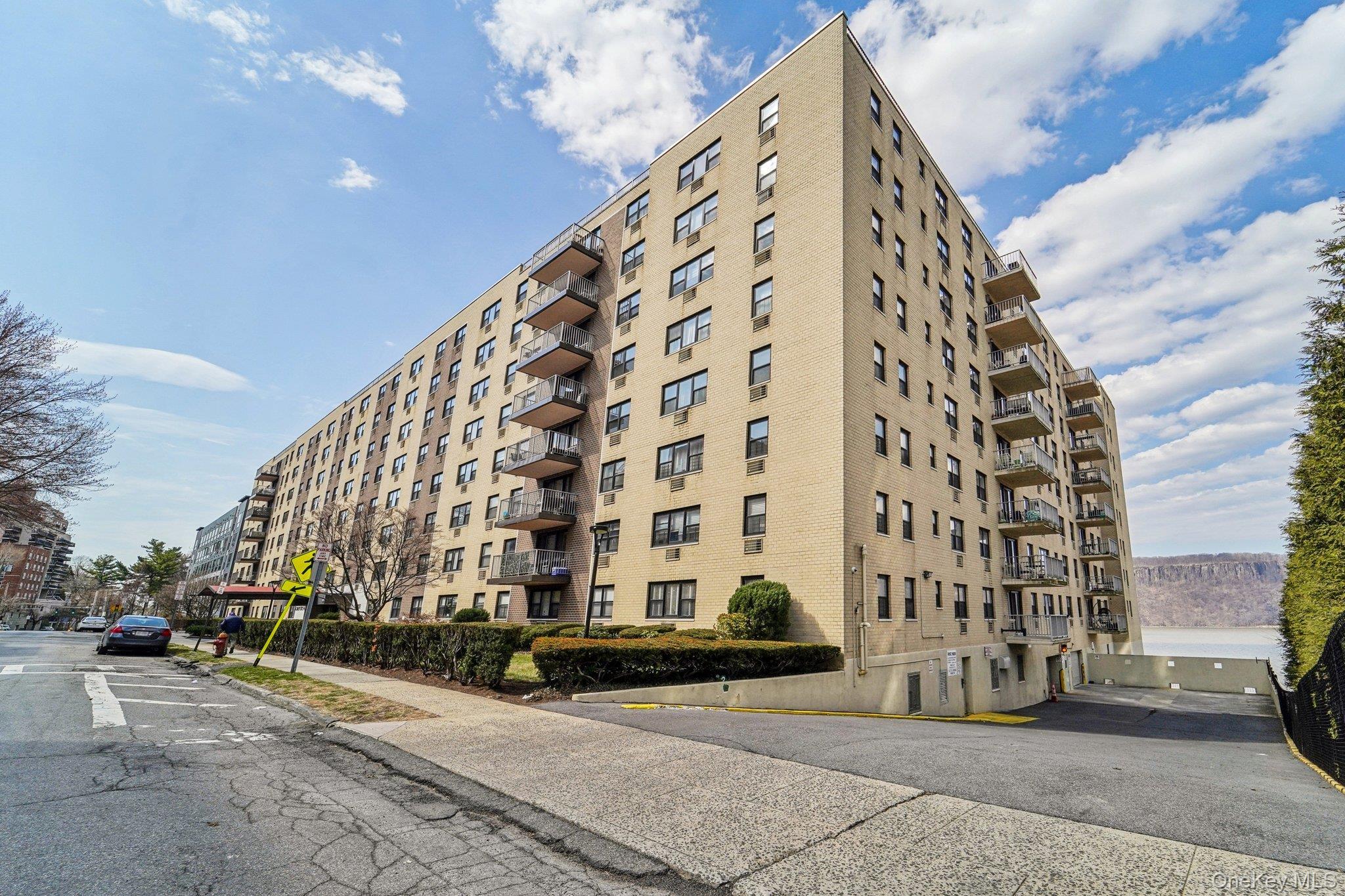 Coop Warburton Westchester County, NY 10701, MLS-969250-3