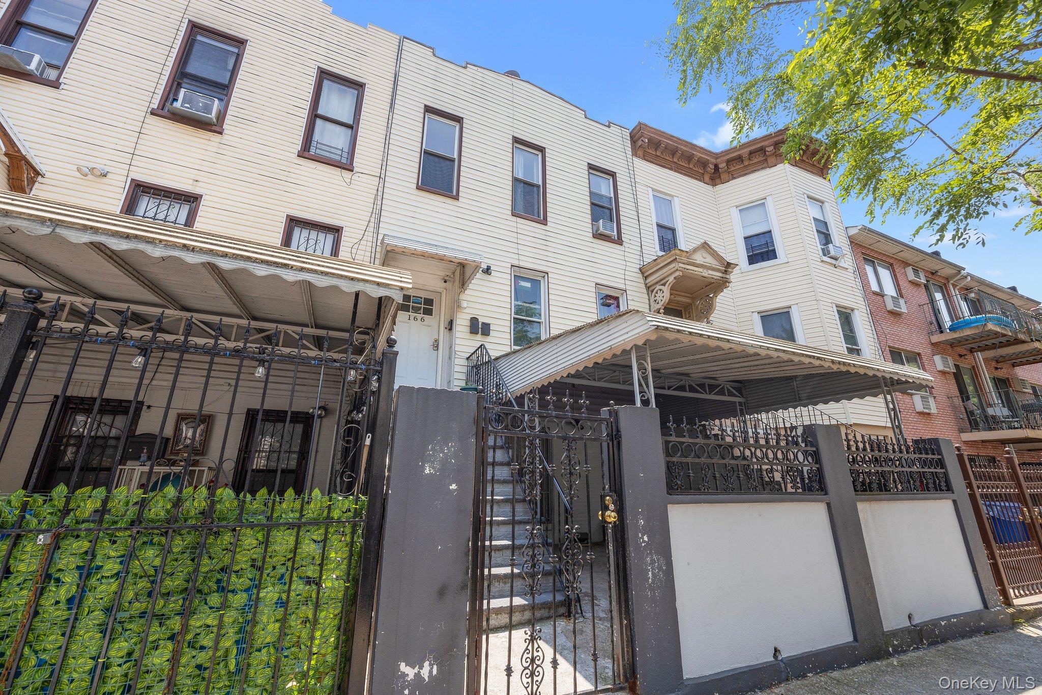 Single Family Schaefer  Brooklyn, NY 11207, MLS-969251-2