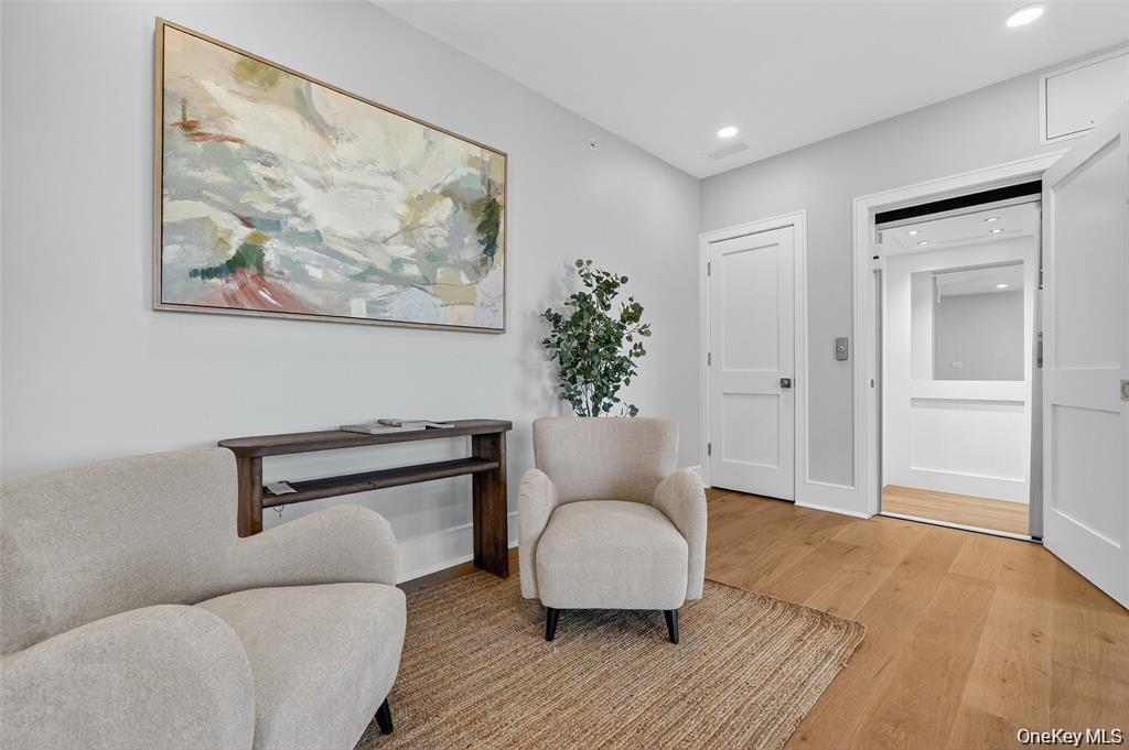 Condo Soundview  Westchester County, NY 10598, MLS-969255-20