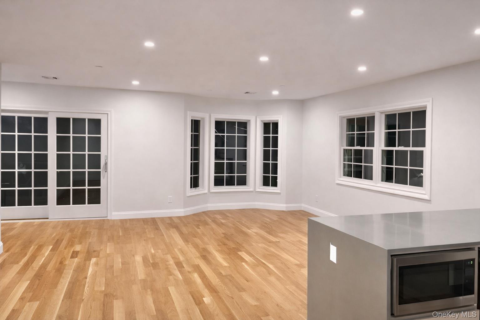 Single Family 17th  Queens, NY 11357, MLS-969281-4